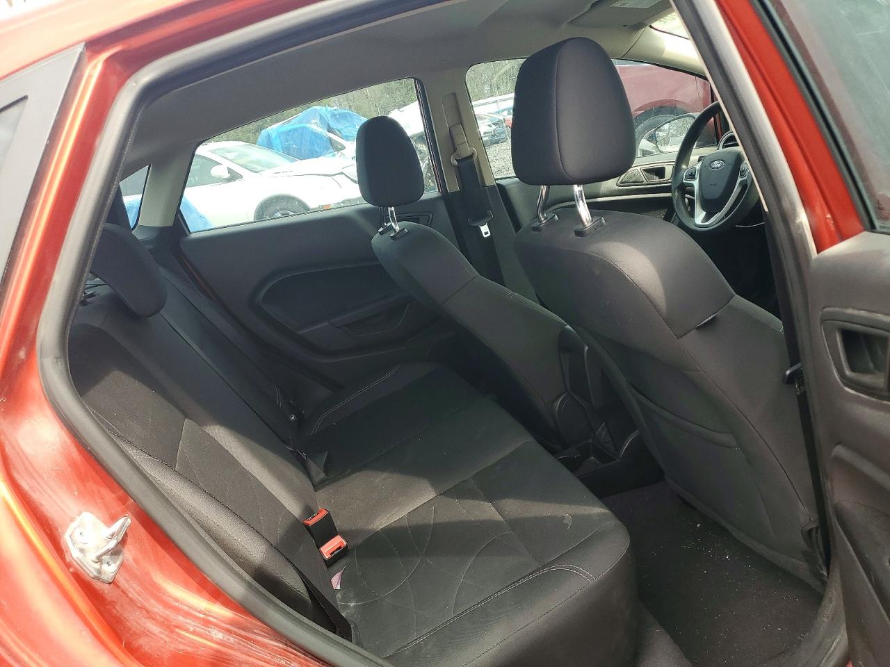 2019 FORD FIESTA SE photo 19