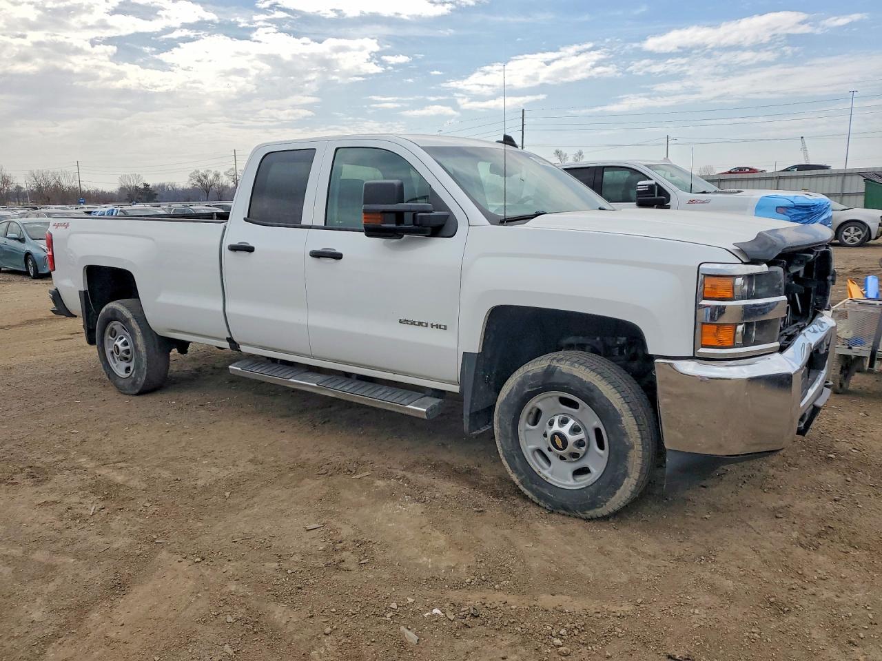 2017 CHEVROLET SILVERADO K2500 HEAVY DUTY photo 4
