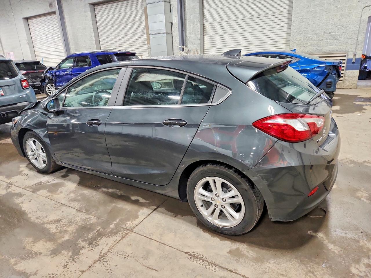 2017 CHEVROLET CRUZE LT photo 3