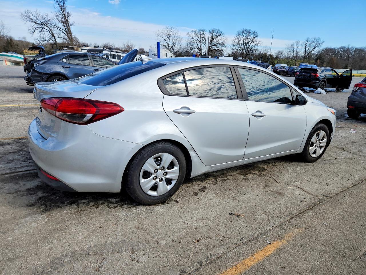 2018 KIA FORTE LX photo 5