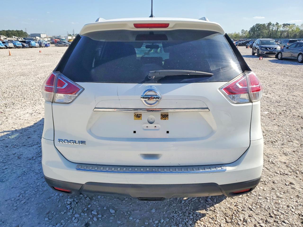 2016 NISSAN ROGUE S photo 11