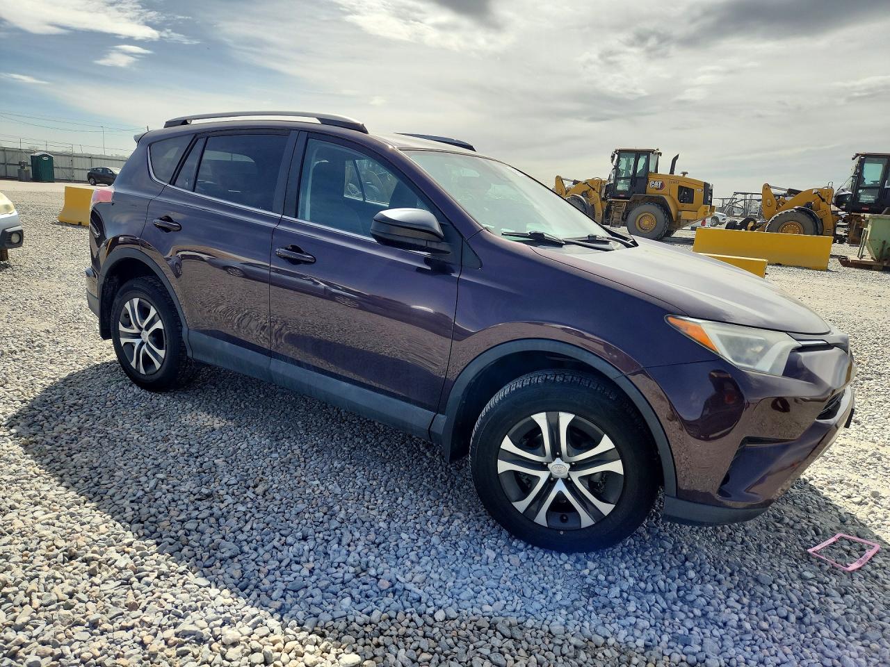 2018 TOYOTA RAV4 LE photo 7