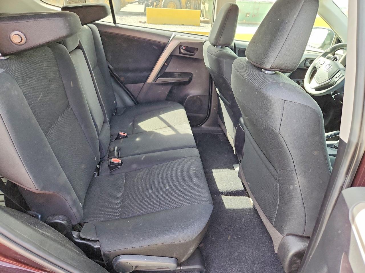 2018 TOYOTA RAV4 LE photo 21
