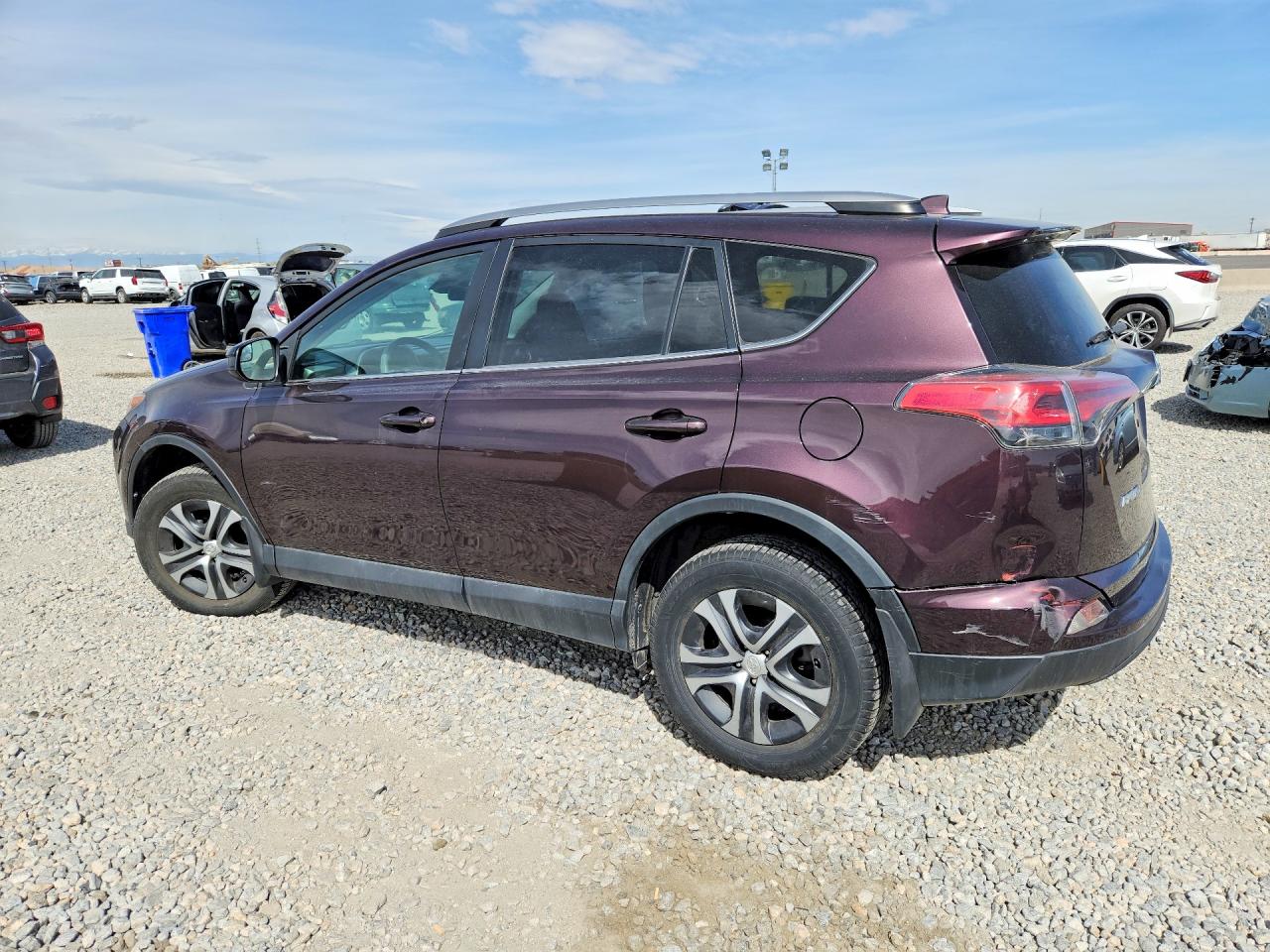 2018 TOYOTA RAV4 LE photo 3