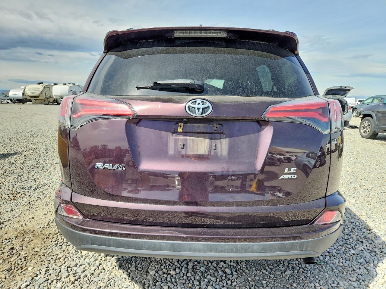 2018 TOYOTA RAV4 LE photo 11