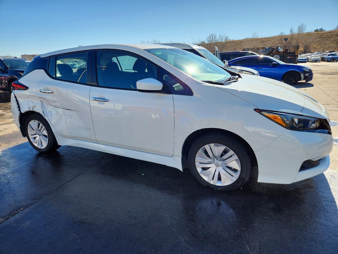 2025 NISSAN LEAF S photo 10