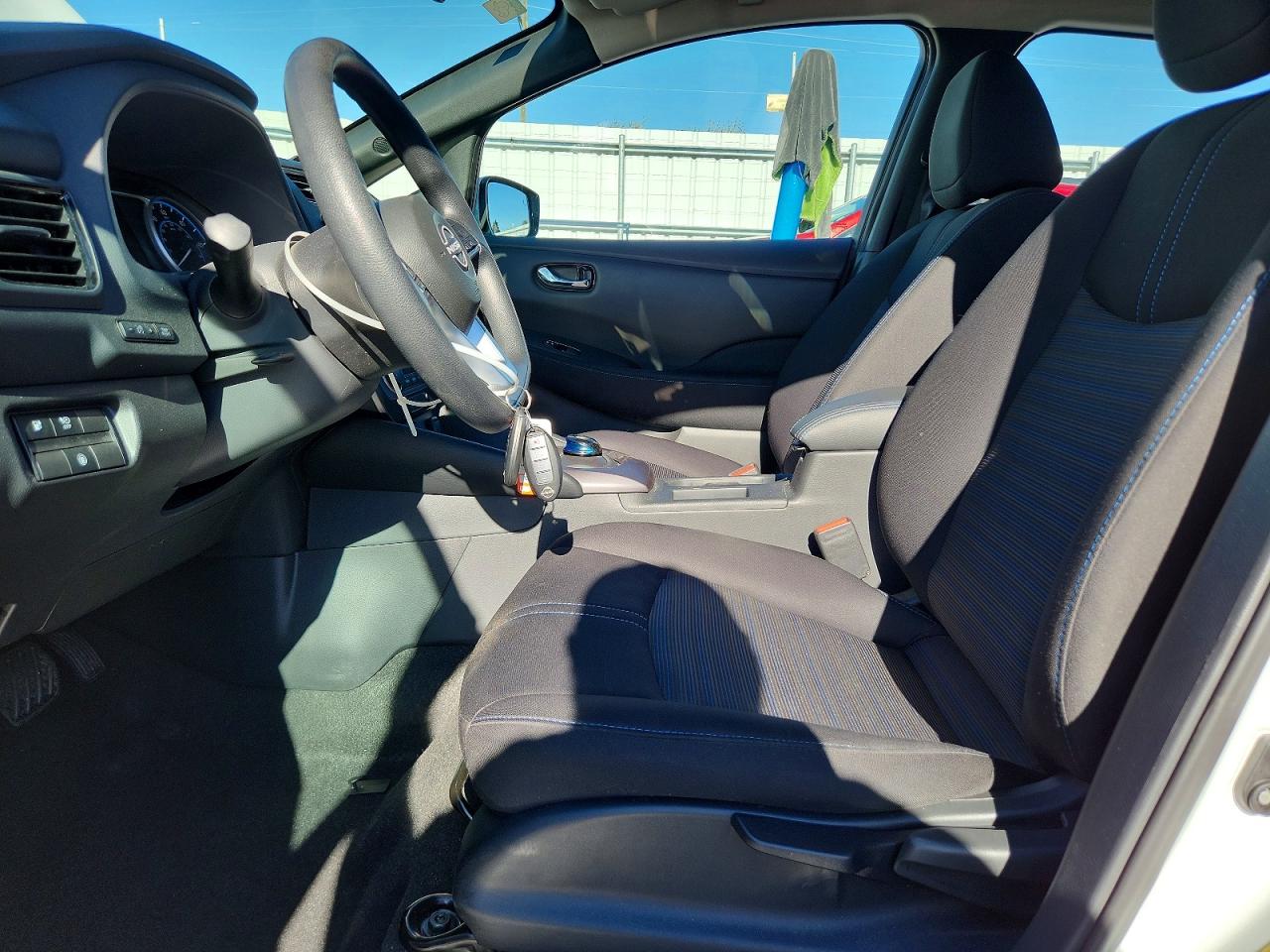 2025 NISSAN LEAF S photo 19