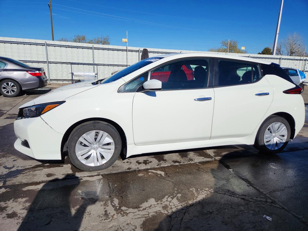 2025 NISSAN LEAF