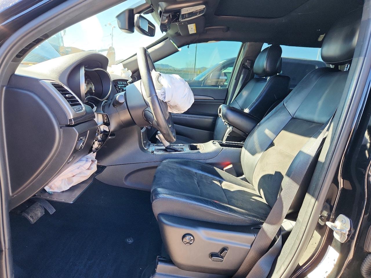 2019 JEEP GRAND CHEROKEE LAREDO photo 13