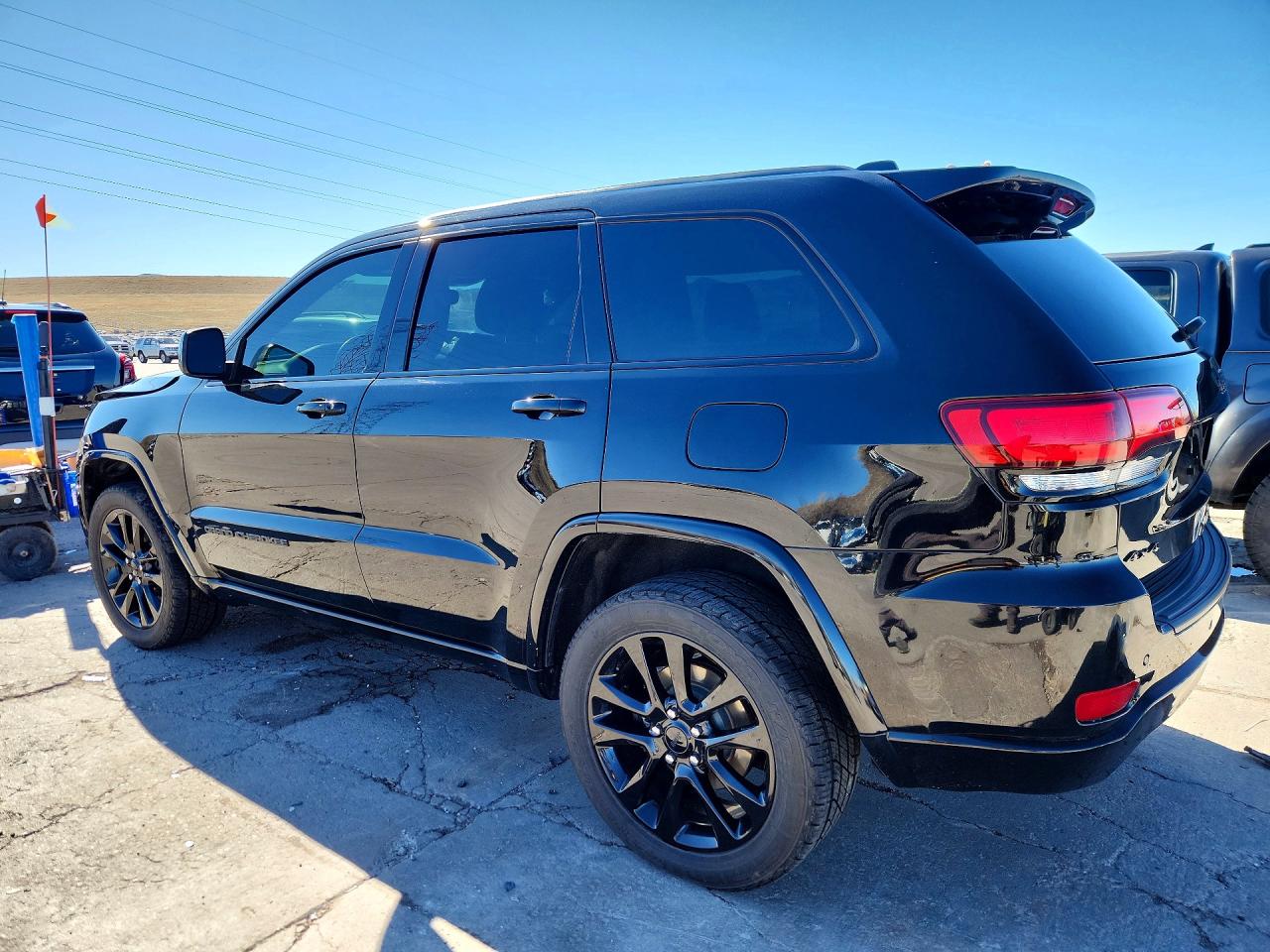 2019 JEEP GRAND CHEROKEE LAREDO photo 3