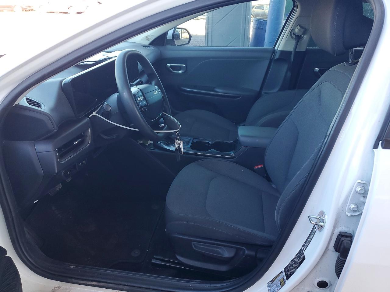 2025 KIA K4 LXS photo 13