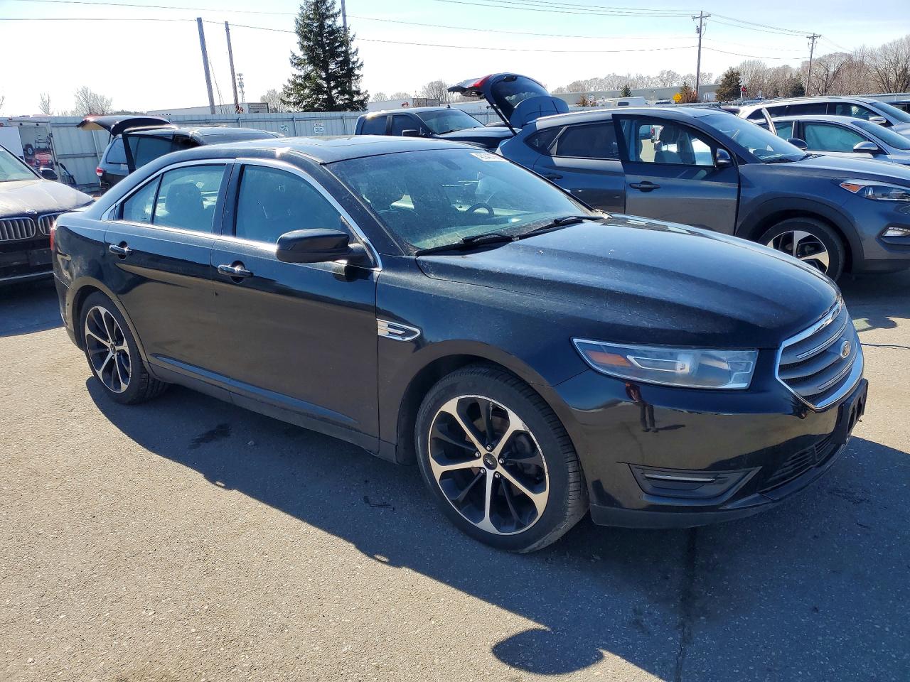 2015 FORD TAURUS SEL photo 4