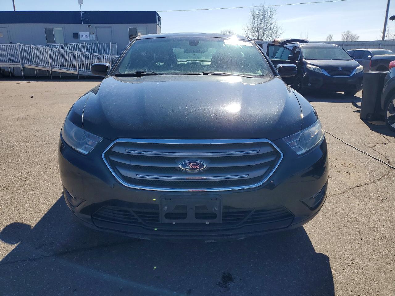 2015 FORD TAURUS SEL photo 5