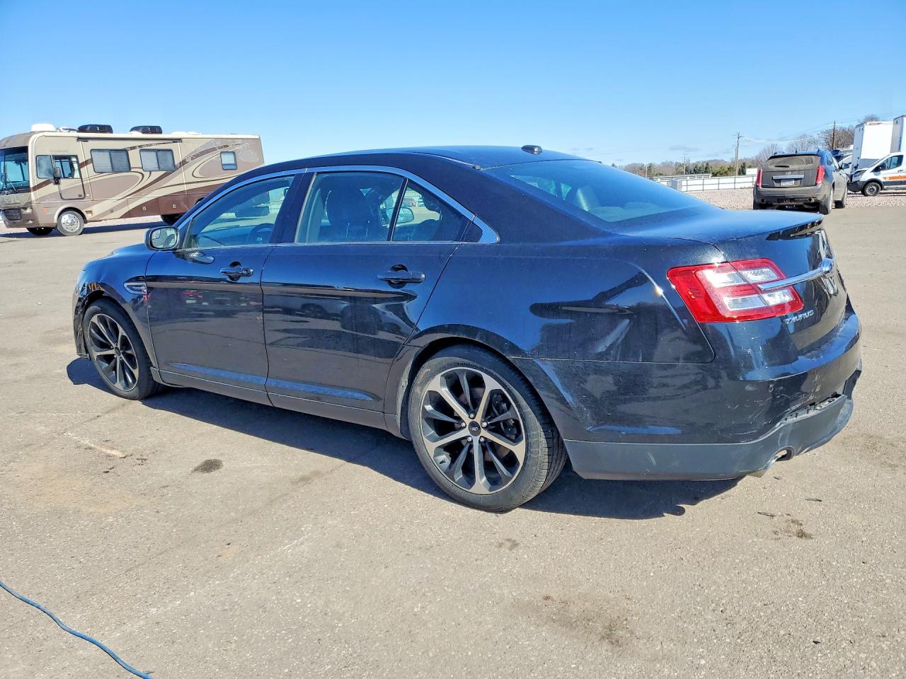 2015 FORD TAURUS SEL photo 2