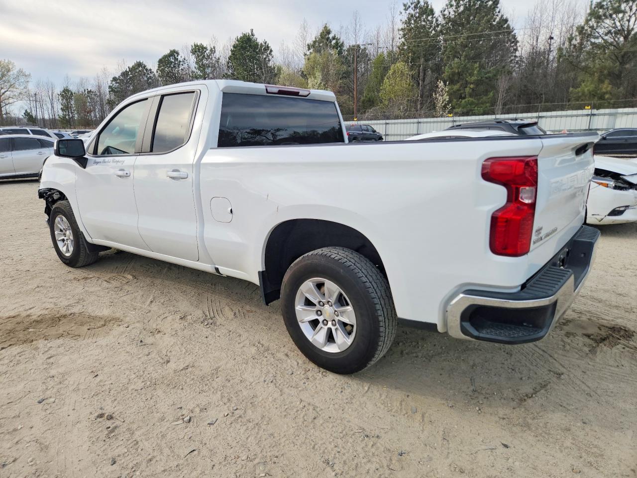 2020 CHEVROLET SILVERADO C1500 LT photo 3