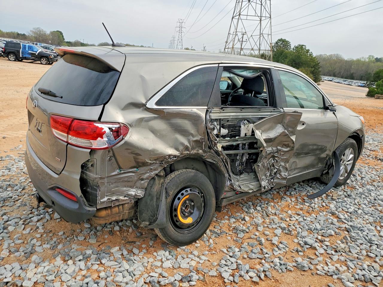 2017 KIA SORENTO L photo 5