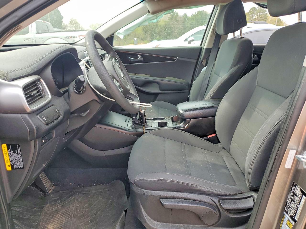 2017 KIA SORENTO L photo 13