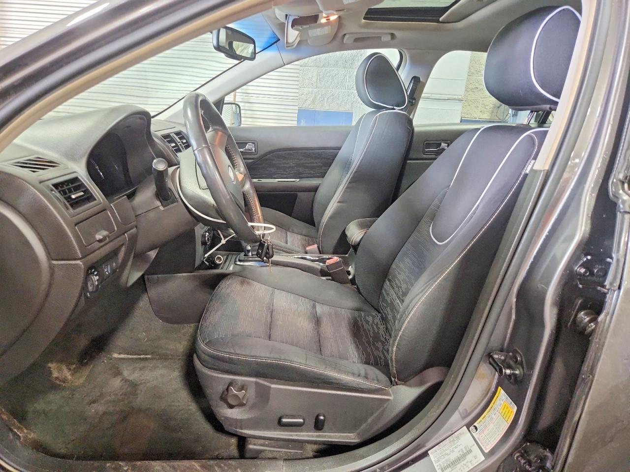 2011 FORD FUSION SE photo 19