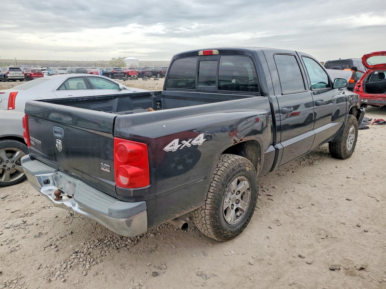 2005 DODGE DAKOTA QUAD SLT photo 7