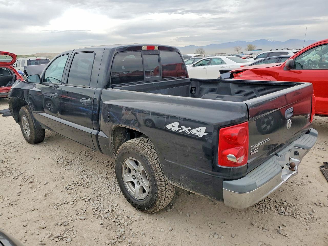 2005 DODGE DAKOTA QUAD SLT photo 4