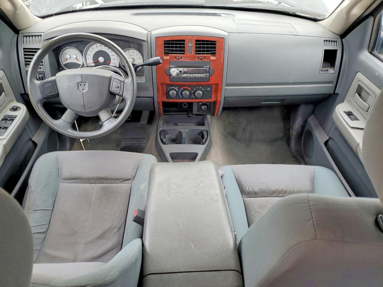 2005 DODGE DAKOTA QUAD SLT photo 22