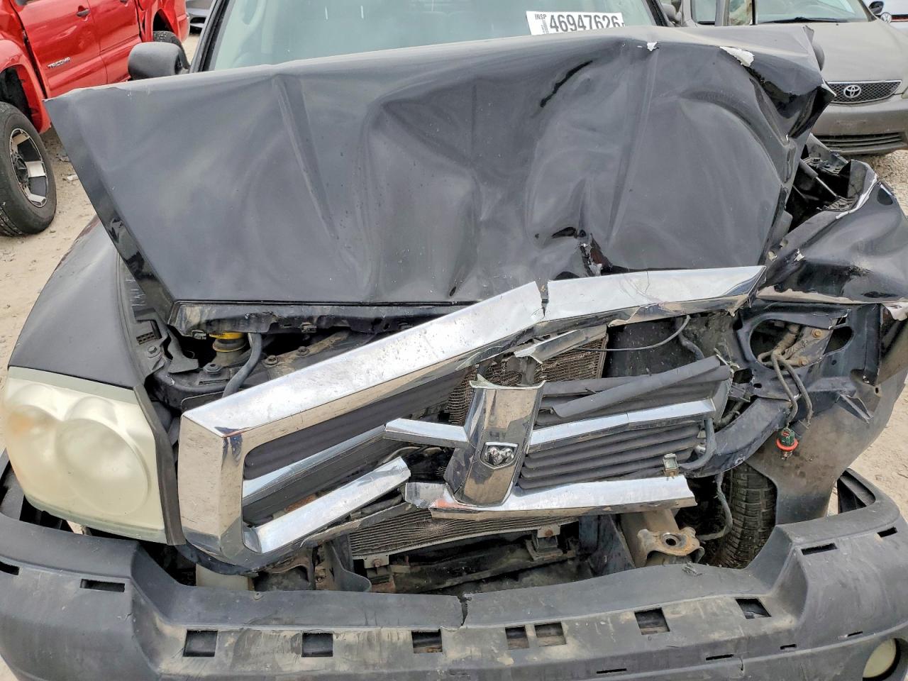 2005 DODGE DAKOTA QUAD SLT photo 31