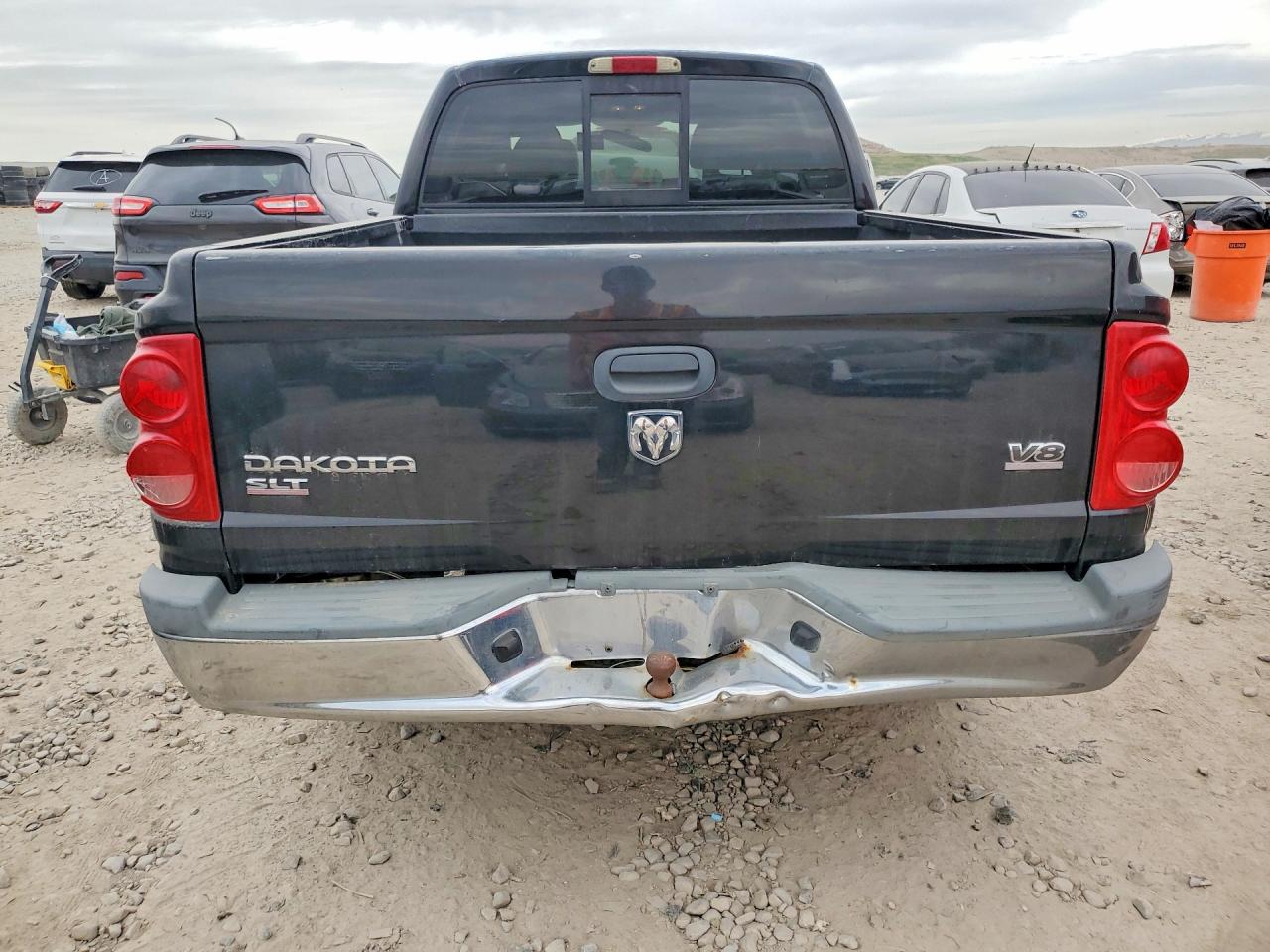 2005 DODGE DAKOTA QUAD SLT photo 16