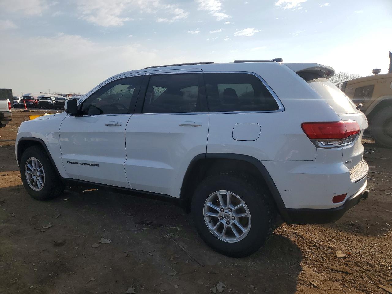 2018 JEEP GRAND CHEROKEE LAREDO photo 4