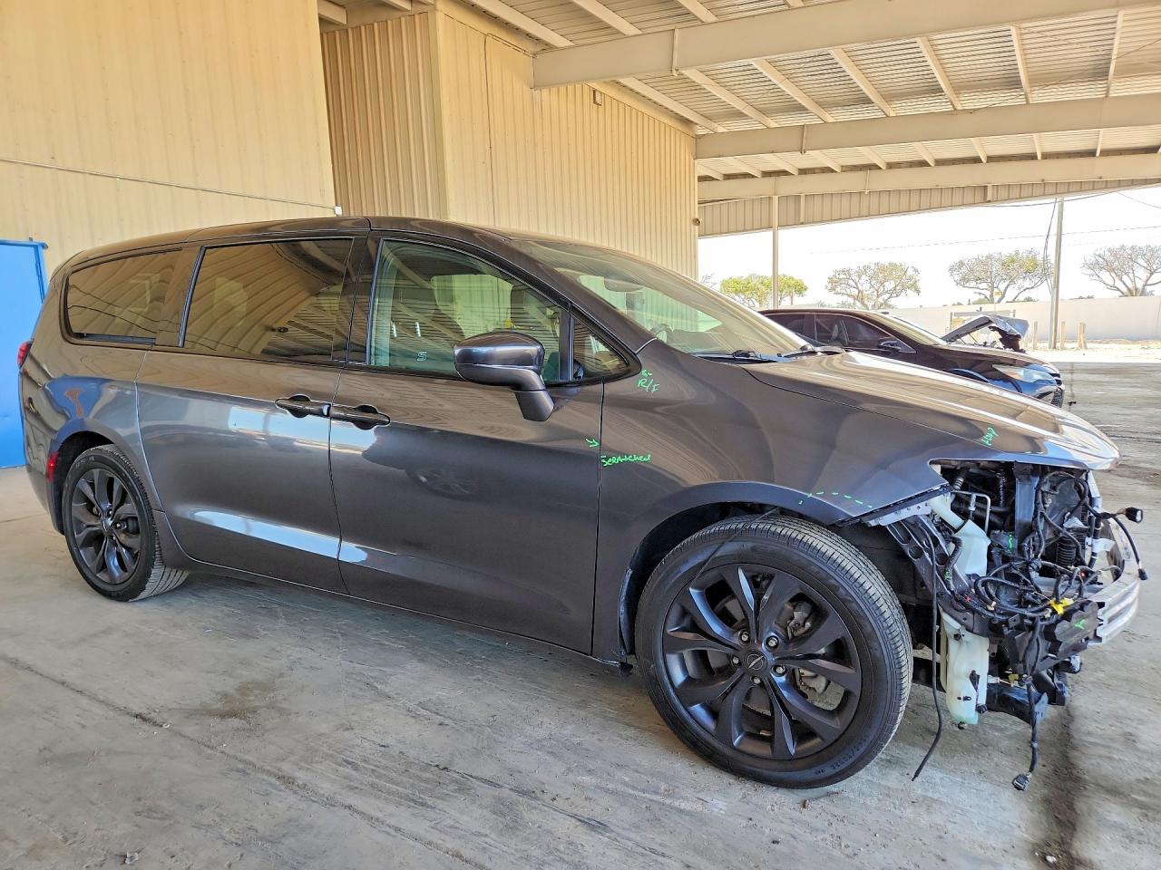 2019 CHRYSLER PACIFICA TOURING PLUS photo 10