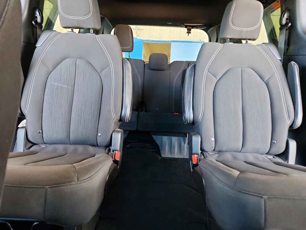 2019 CHRYSLER PACIFICA TOURING PLUS photo 28