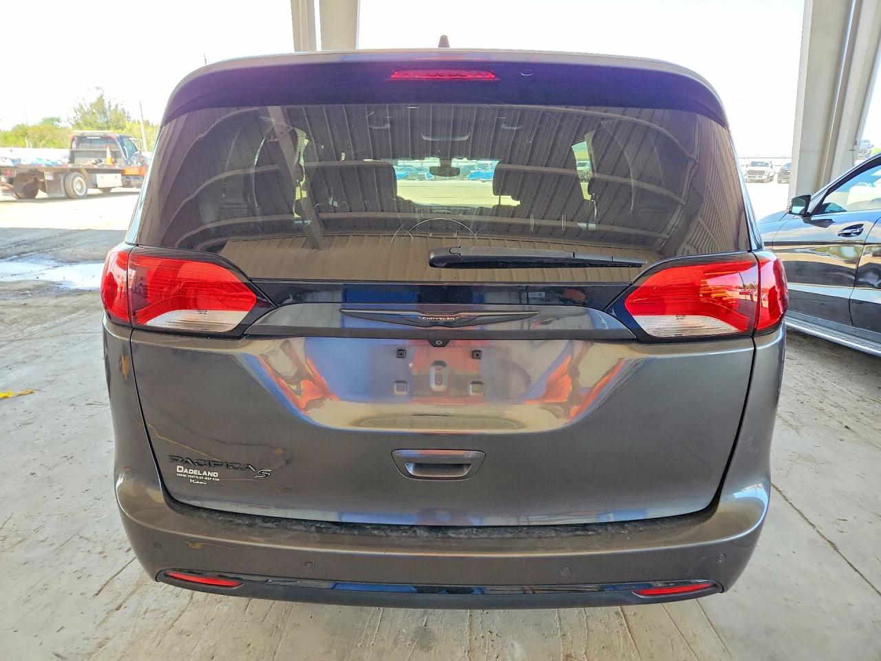 2019 CHRYSLER PACIFICA TOURING PLUS photo 16