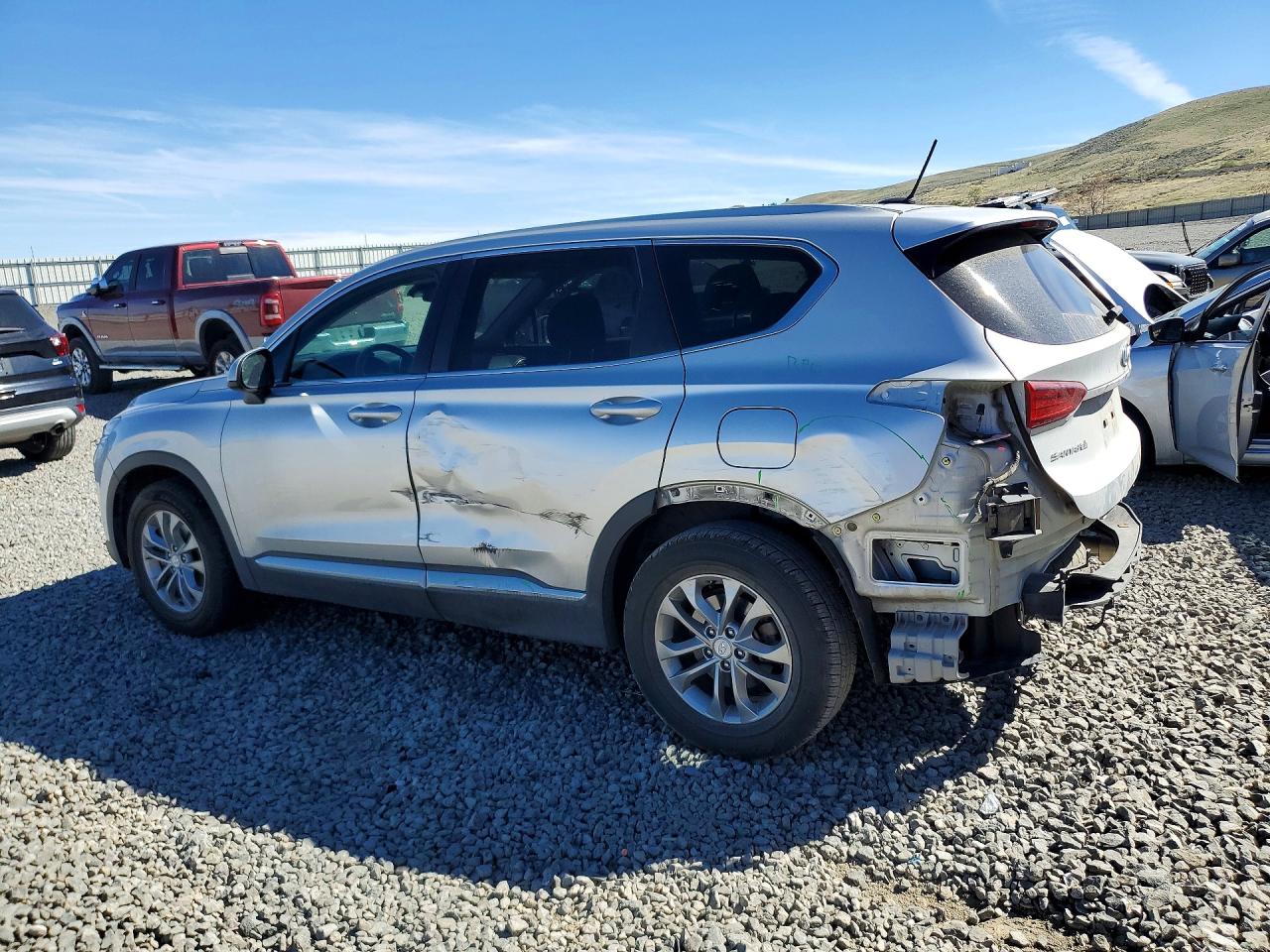 2019 HYUNDAI SANTA FE SE 2.4L photo 2