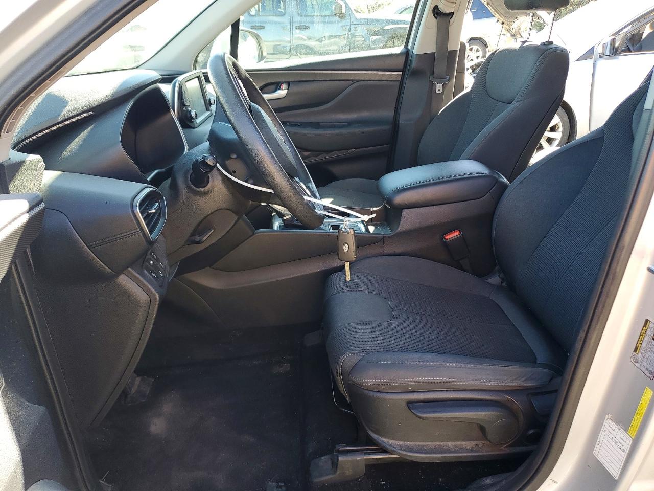2019 HYUNDAI SANTA FE SE 2.4L photo 7