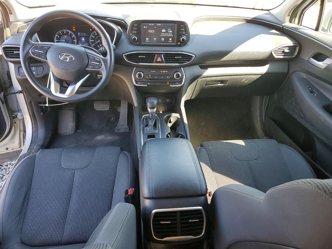 2019 HYUNDAI SANTA FE SE 2.4L photo 8
