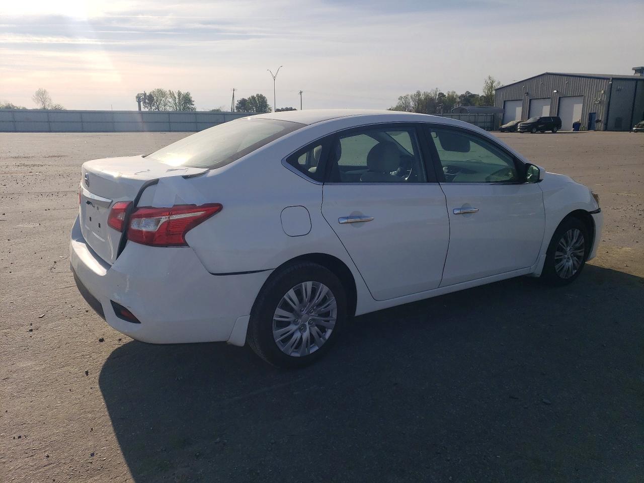 2017 NISSAN SENTRA S photo 3