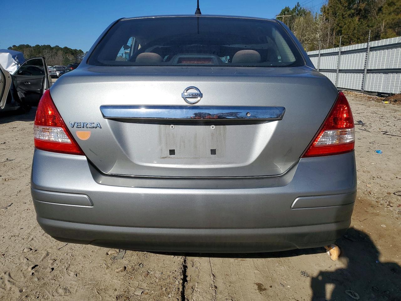 2011 NISSAN VERSA 1.8 S photo 6