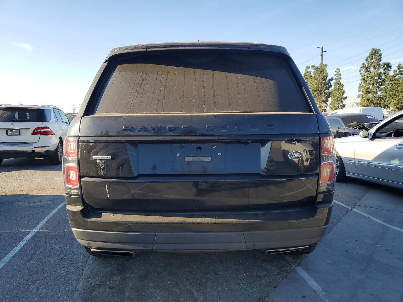 2018 LAND ROVER RANGE ROVER SUPERCHARGED photo 11