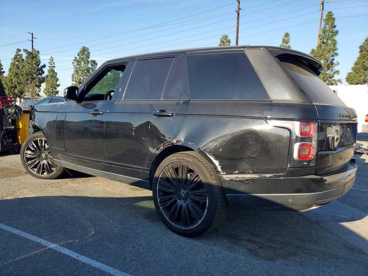 2018 LAND ROVER RANGE ROVER SUPERCHARGED photo 3