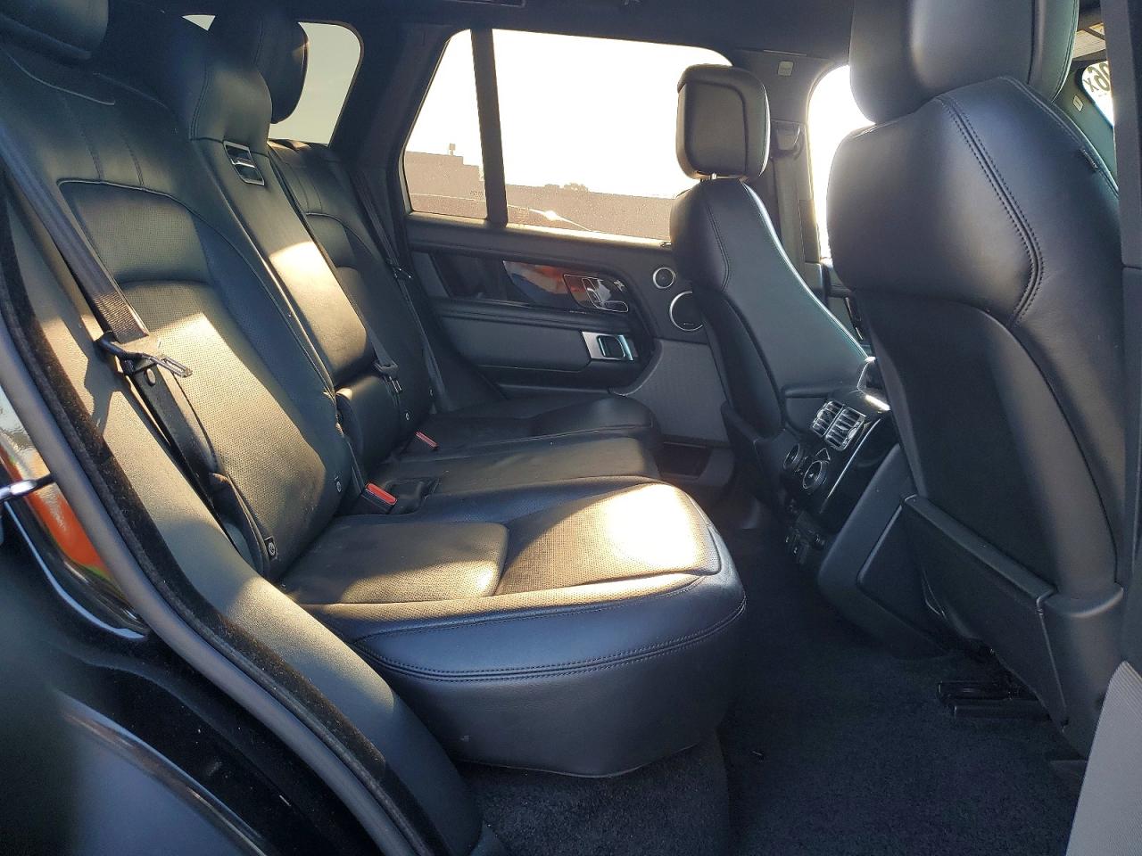 2018 LAND ROVER RANGE ROVER SUPERCHARGED photo 21