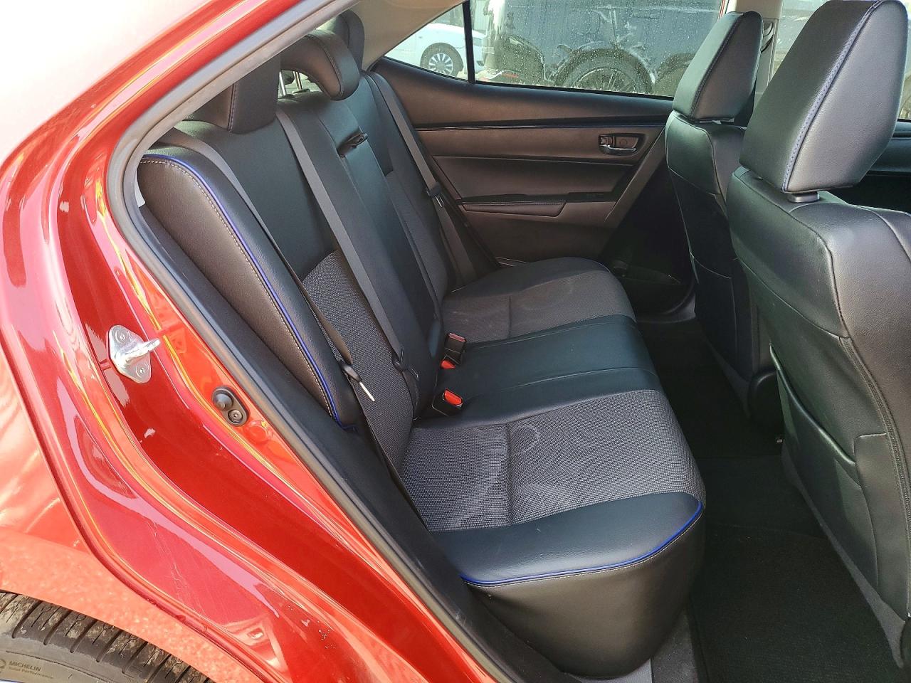 2018 TOYOTA COROLLA SE photo 19