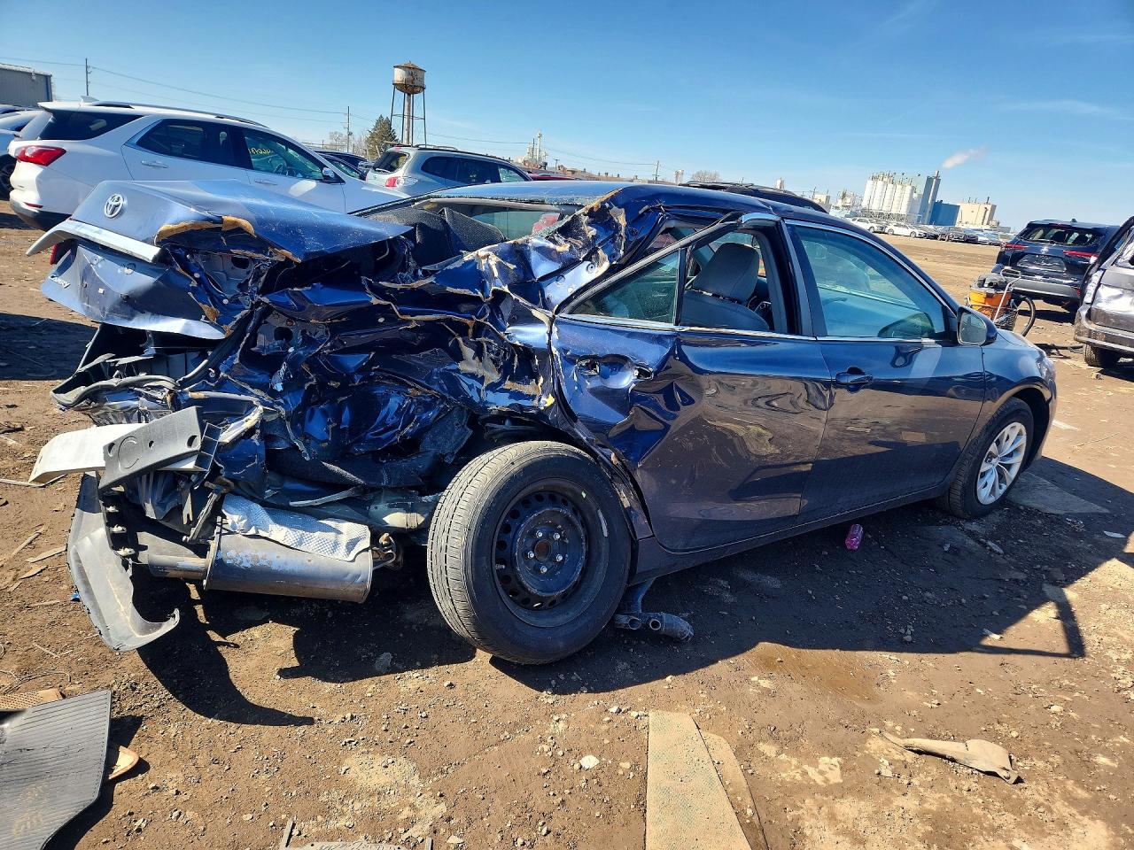 2016 TOYOTA CAMRY LE photo 5