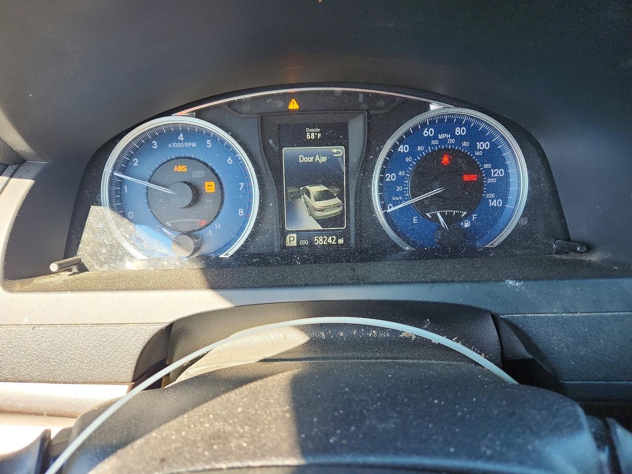 2016 TOYOTA CAMRY LE photo 17