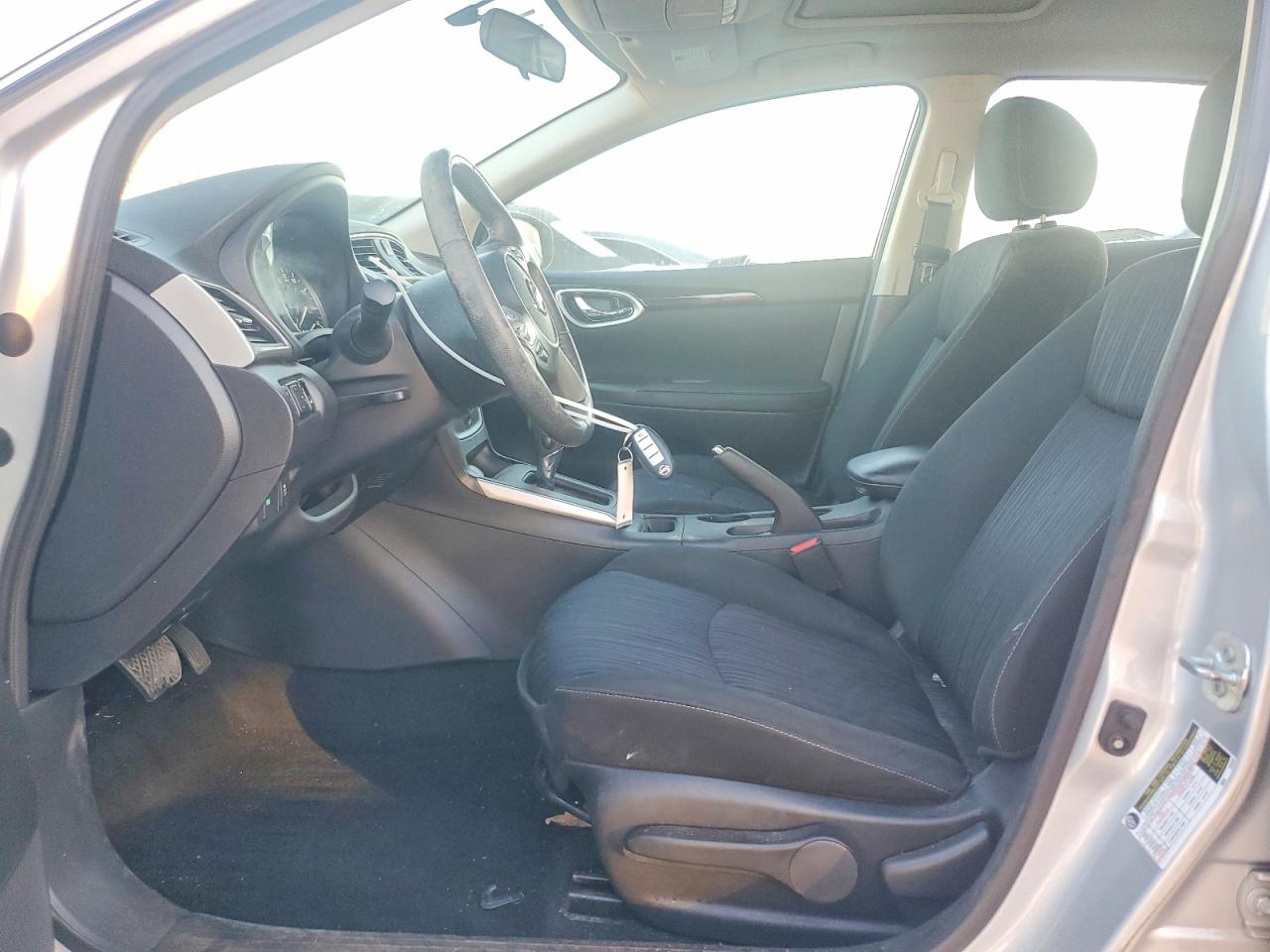 2019 NISSAN SENTRA SV photo 13