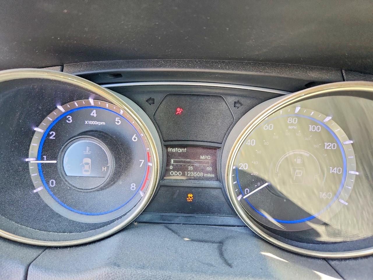 2013 HYUNDAI SONATA GLS photo 9