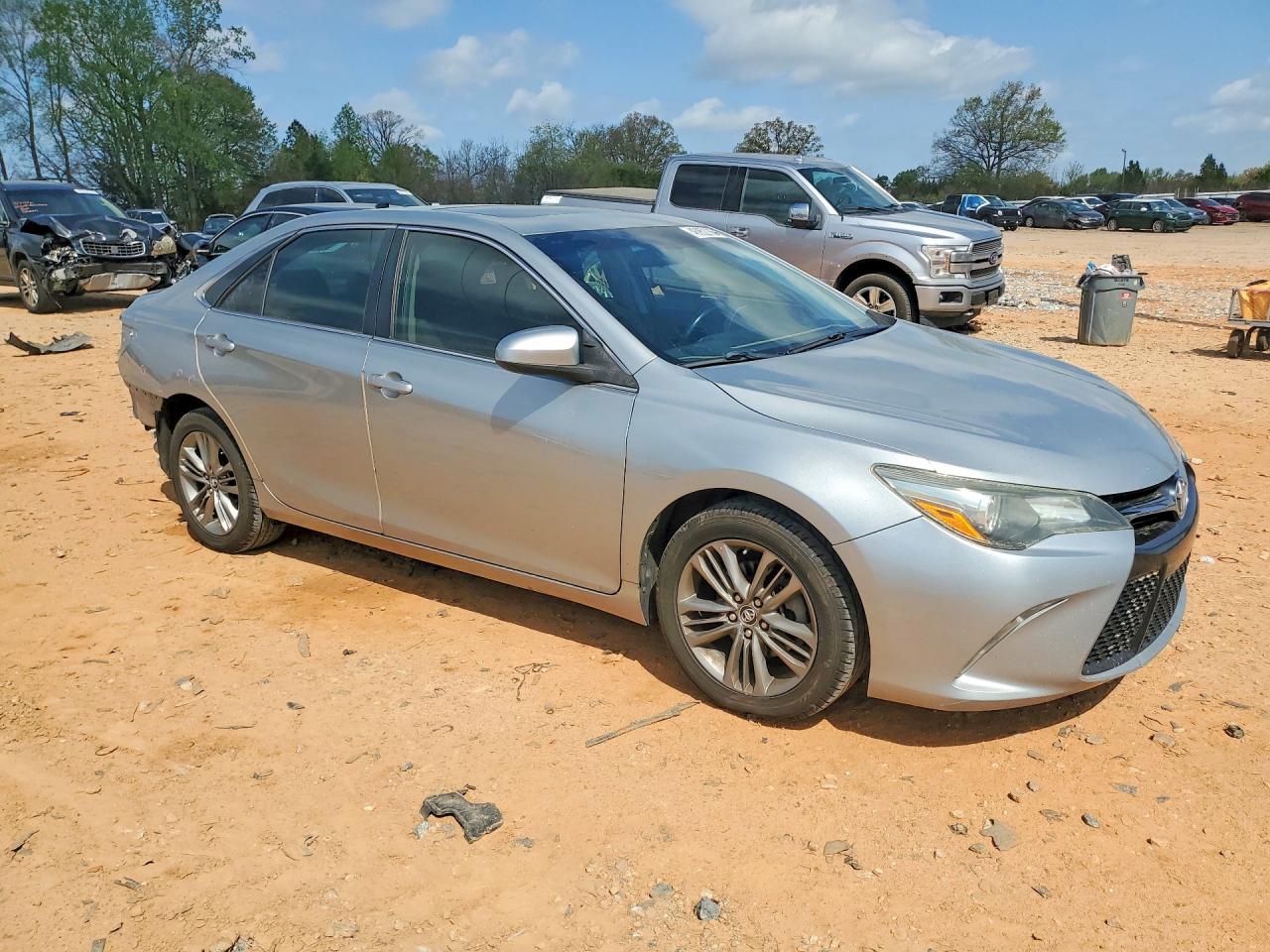 2016 TOYOTA CAMRY SE photo 10
