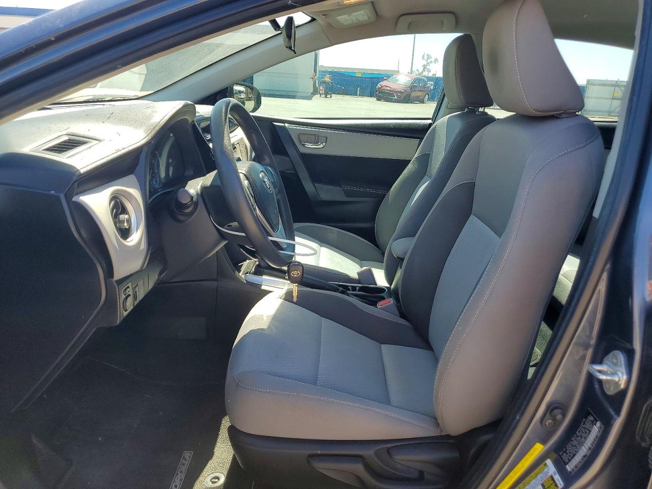 2019 TOYOTA COROLLA LE photo 19