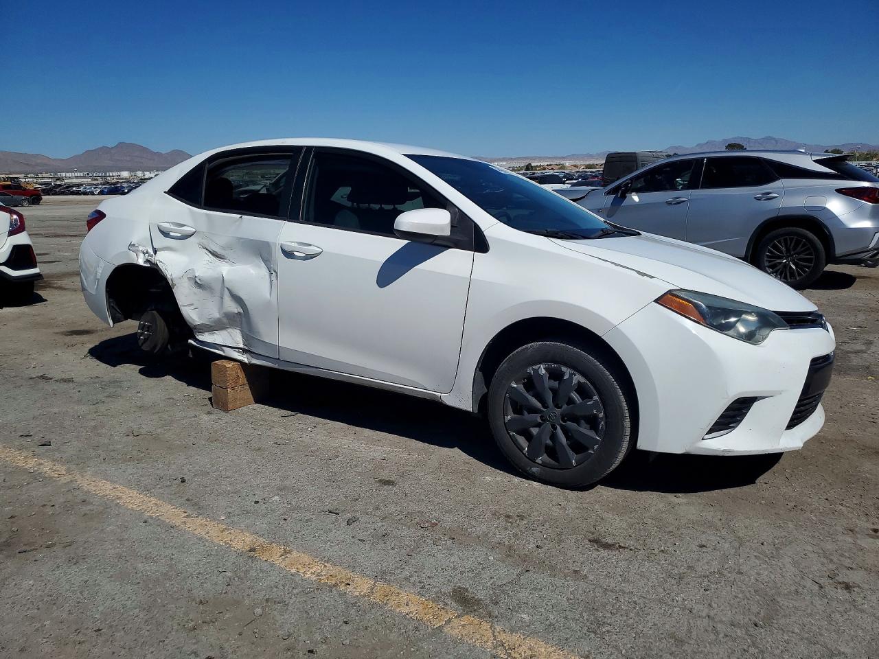 2016 TOYOTA COROLLA LE photo 4
