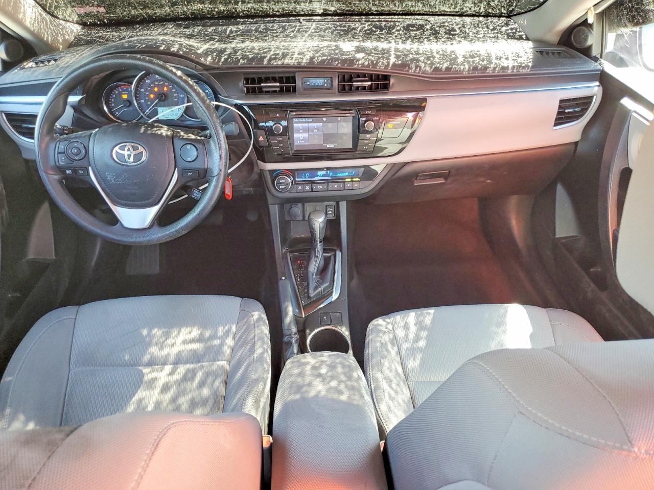 2016 TOYOTA COROLLA LE photo 8