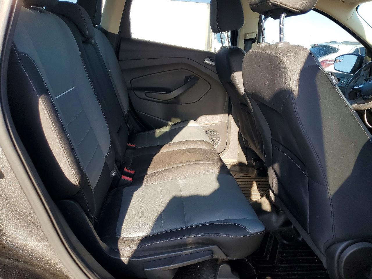 2015 FORD ESCAPE SE photo 21