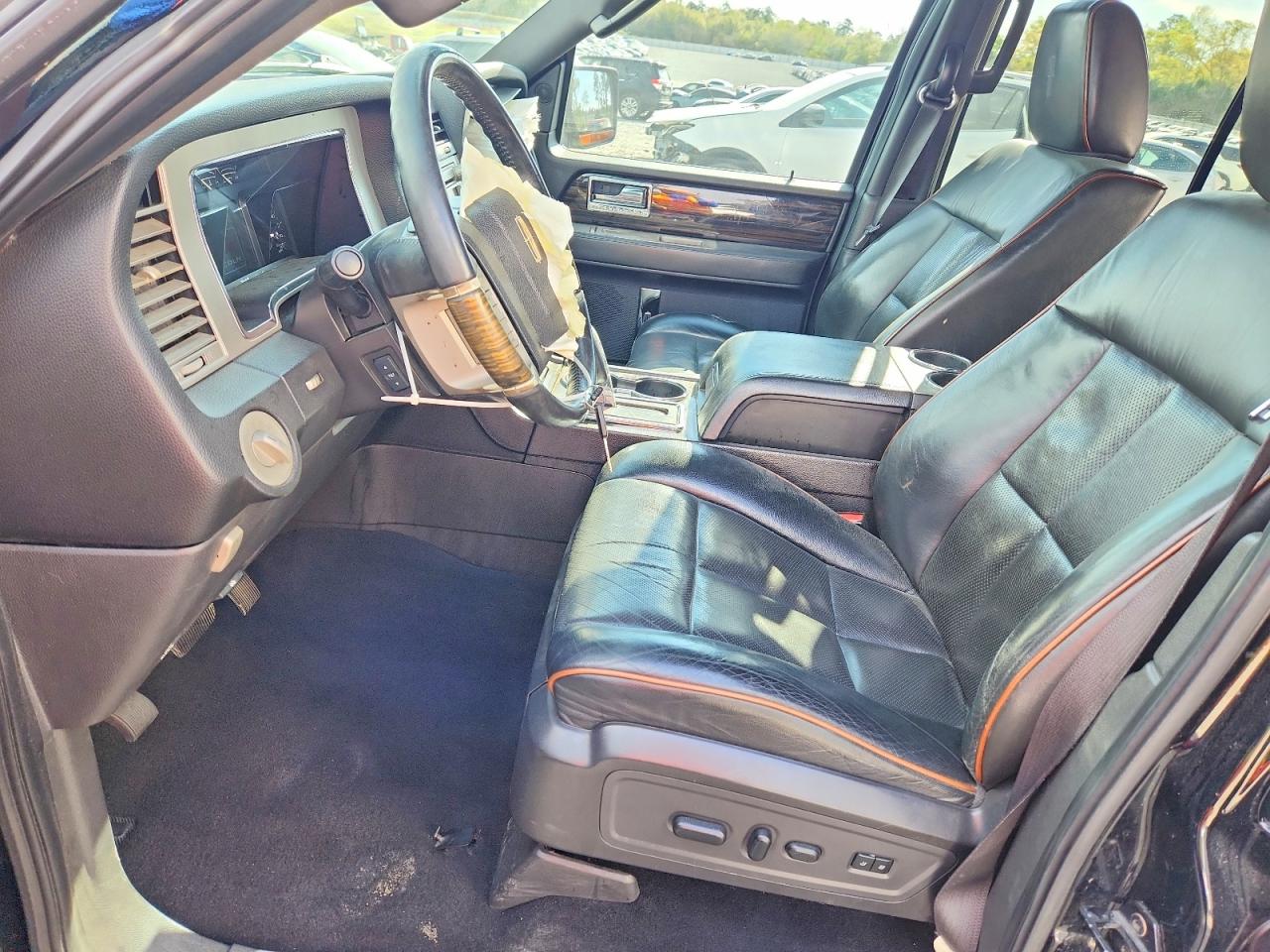2009 LINCOLN NAVIGATOR photo 19